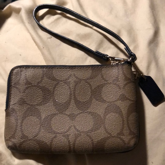 Coach wristlet - Picture 2 of 2